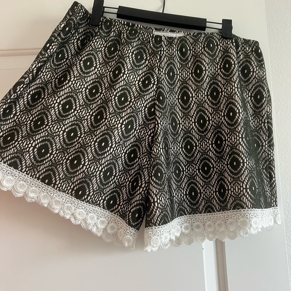 L&B Green & White Patterned Apparel